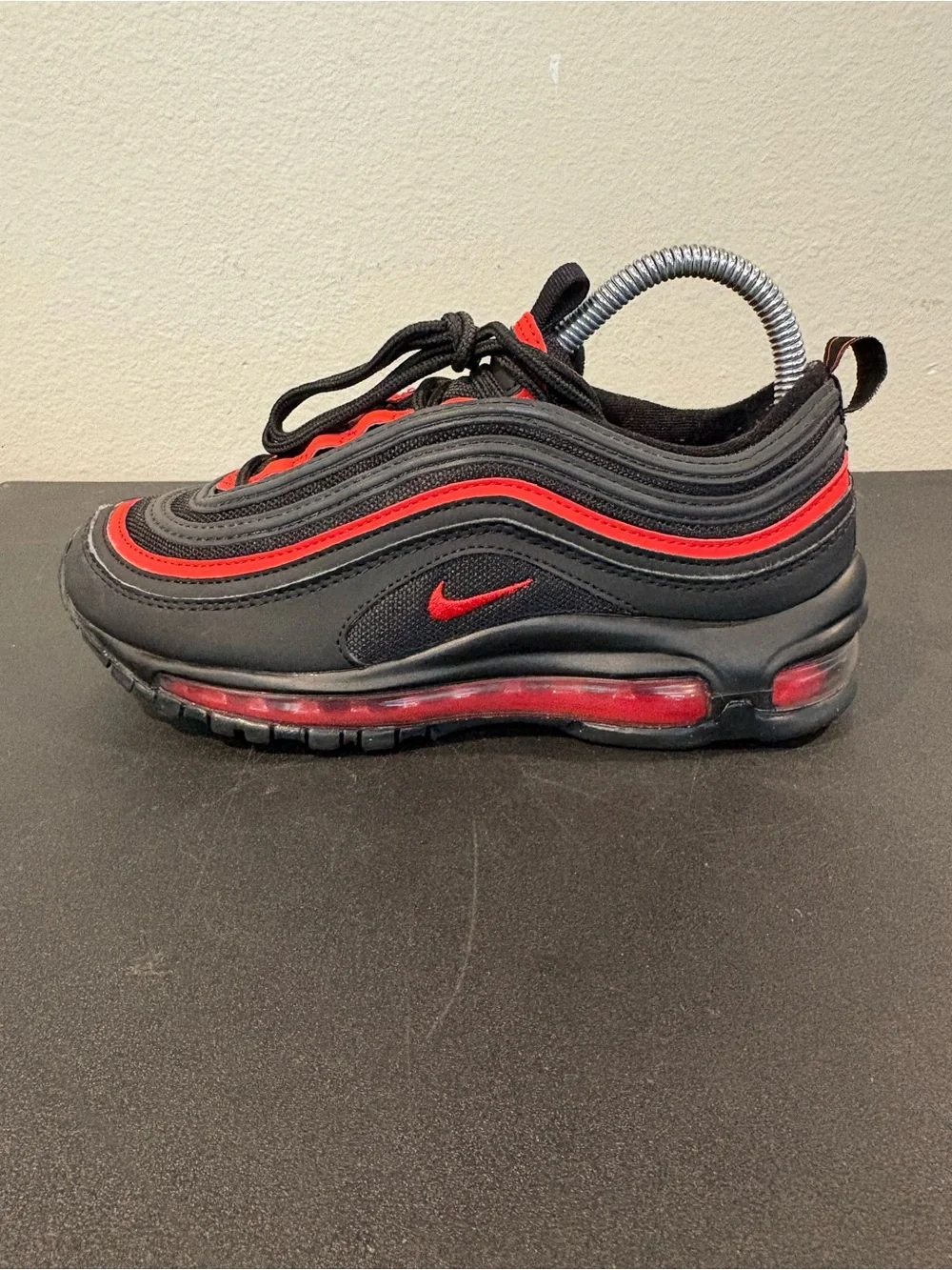 Nike Kid's Men's GS Air Max 97 Black Chile Red Youth Size 5Y Sneakers 921522-023